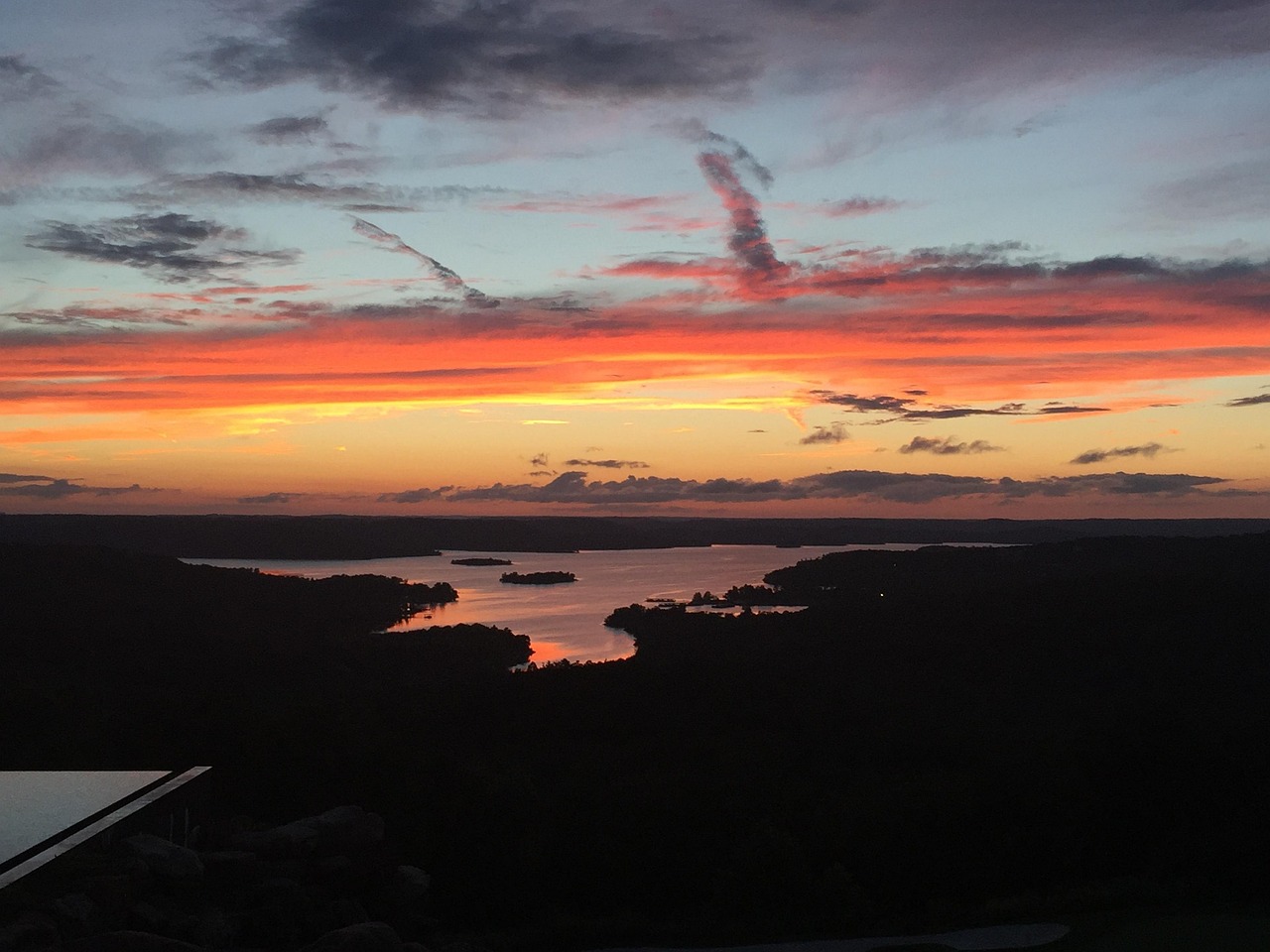 You are currently viewing Wonders of the Ozarks: 6-Day Hidden Gems Road Trip Itinerary (with Distances and Driving Times)