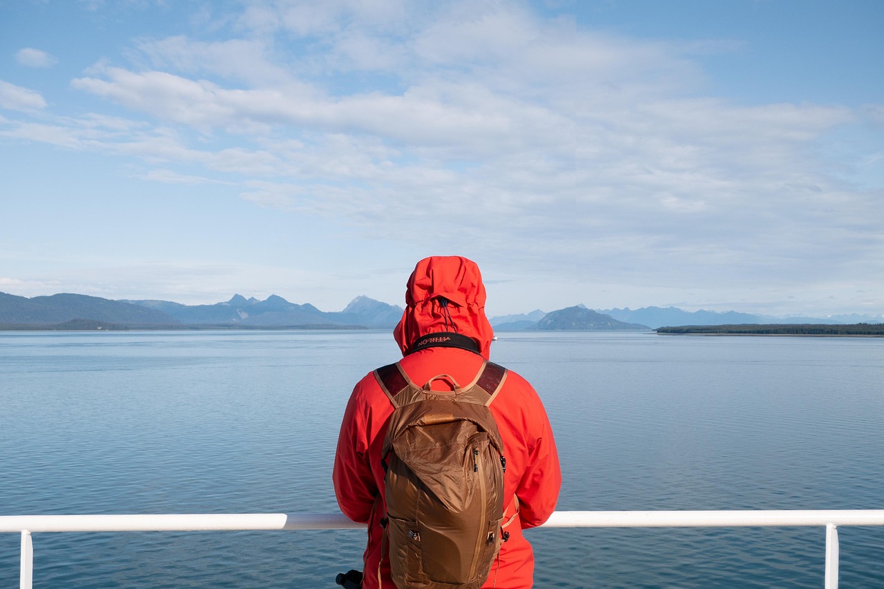 You are currently viewing What to Wear for a Rainy Day Hike: Essential Gear to Stay Dry on the Trail